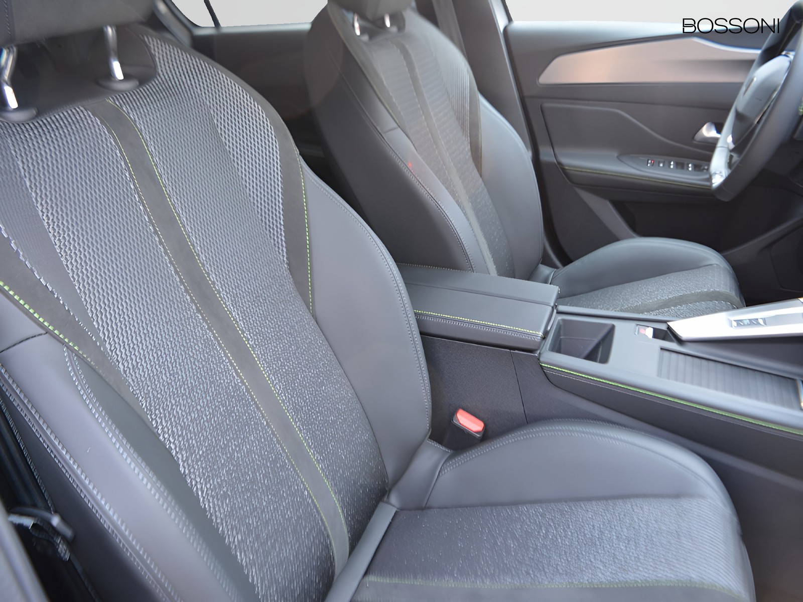 5 - Peugeot 308 1.2 hybrid 145cv gt e-dcs6