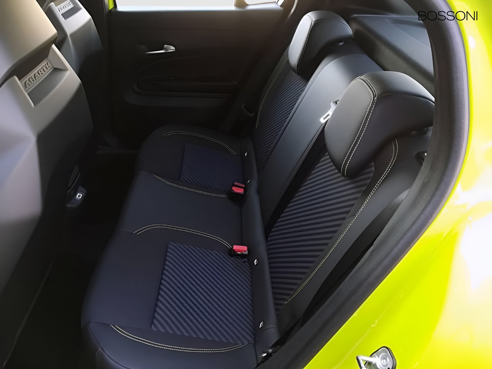 10 - Abarth 600e 54kwh turismo