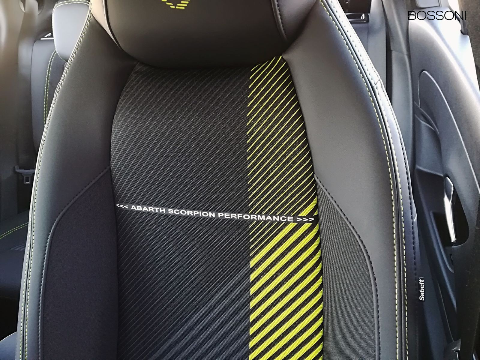 24 - Abarth 600e 54kwh turismo