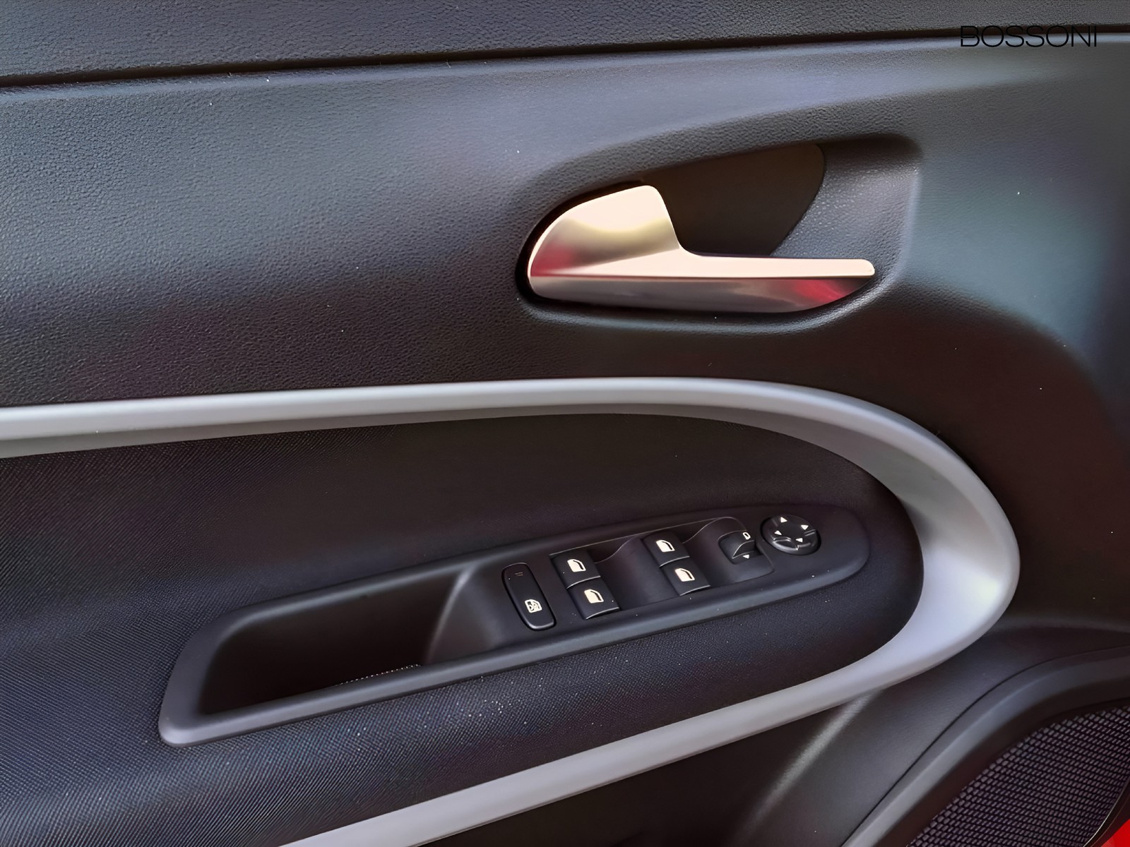 18 - Jeep Avenger 1.2 turbo 100cv longitude fwd