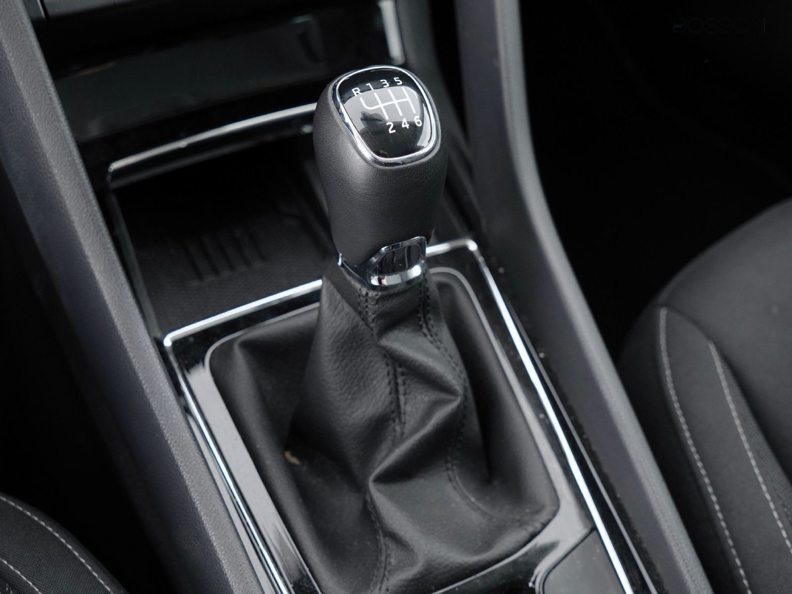 22 - Skoda Karoq 1.0 tsi act 115cv executive