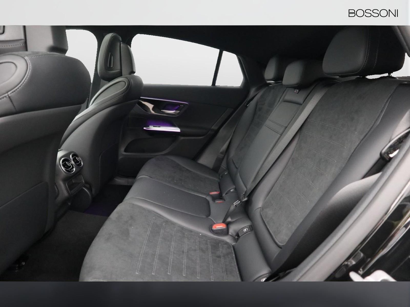 8 - Mercedes GLC coupe 300 de plug in hybrid amg line premium 4matic 9g-tronic