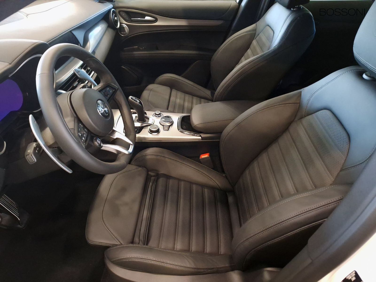 11 - Alfa Romeo Stelvio 2.2 turbo 210cv veloce q4 at8