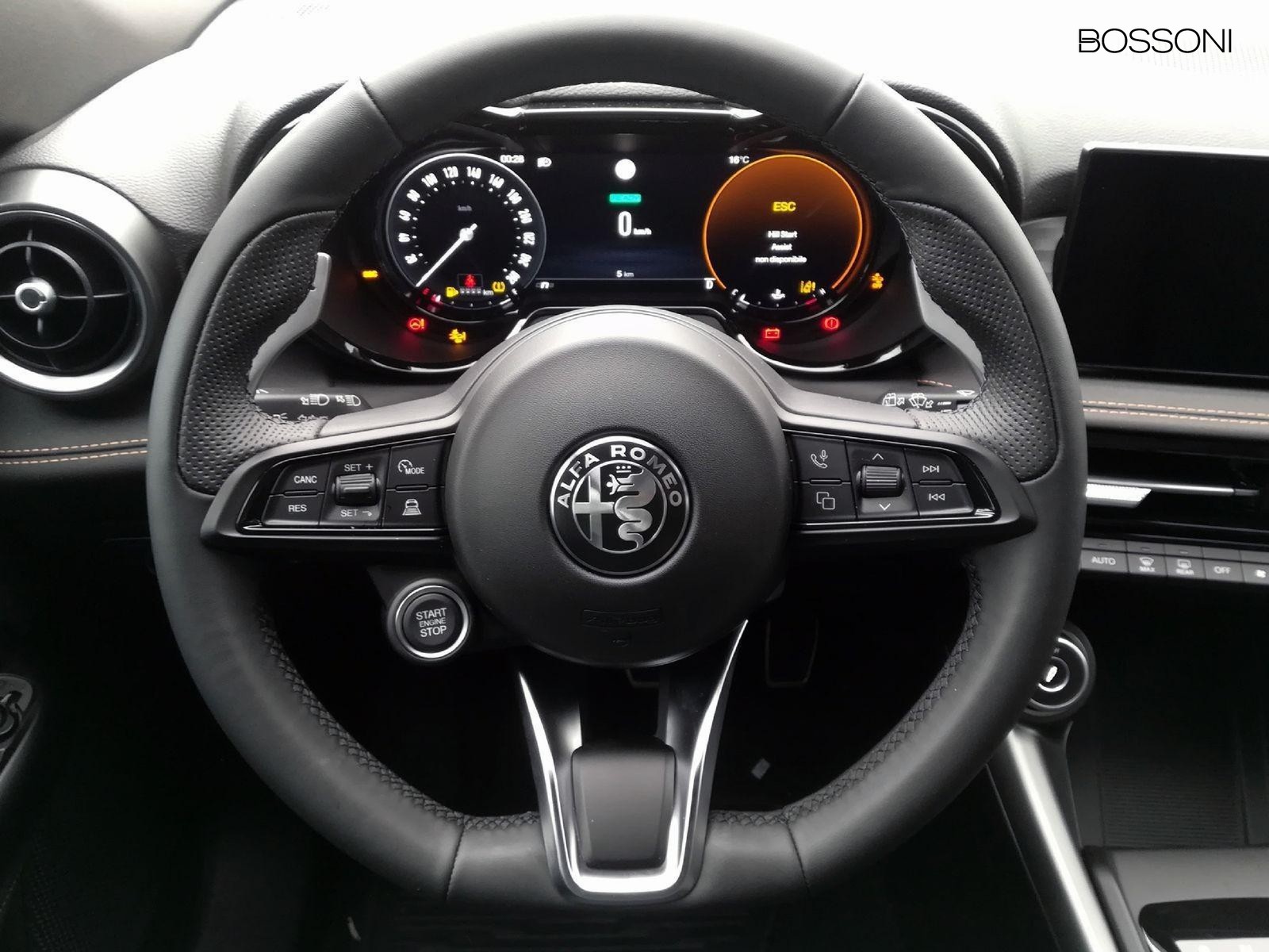 9 - Alfa Romeo Tonale 1.5 hybrid 160cv veloce tct7