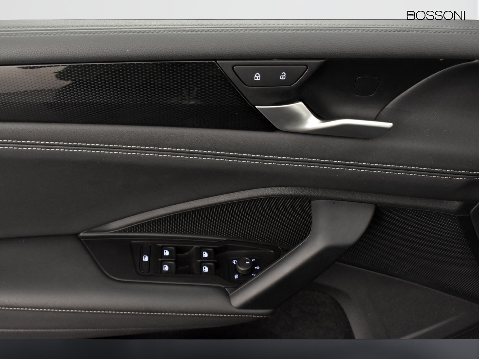 16 - Volkswagen Tiguan 2.0 tdi scr 150cv life dsg