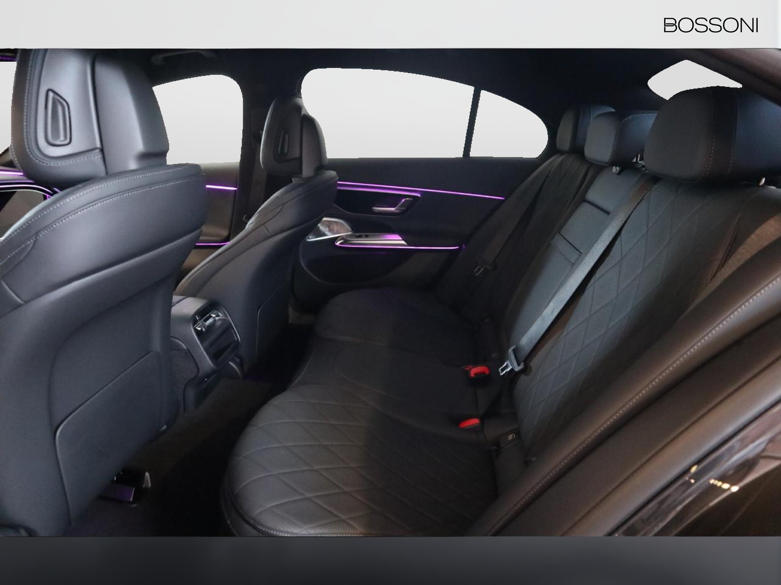 8 - Mercedes Classe E berlina 300 de plug in hybrid amg line premium 4matic 9g-tronic