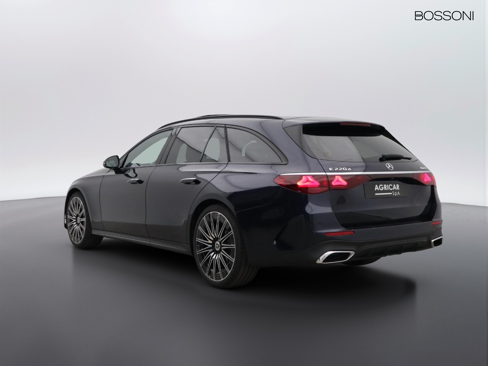 5 - Mercedes Classe E station wagon 220 d amg line premium 4matic 9g-tronic