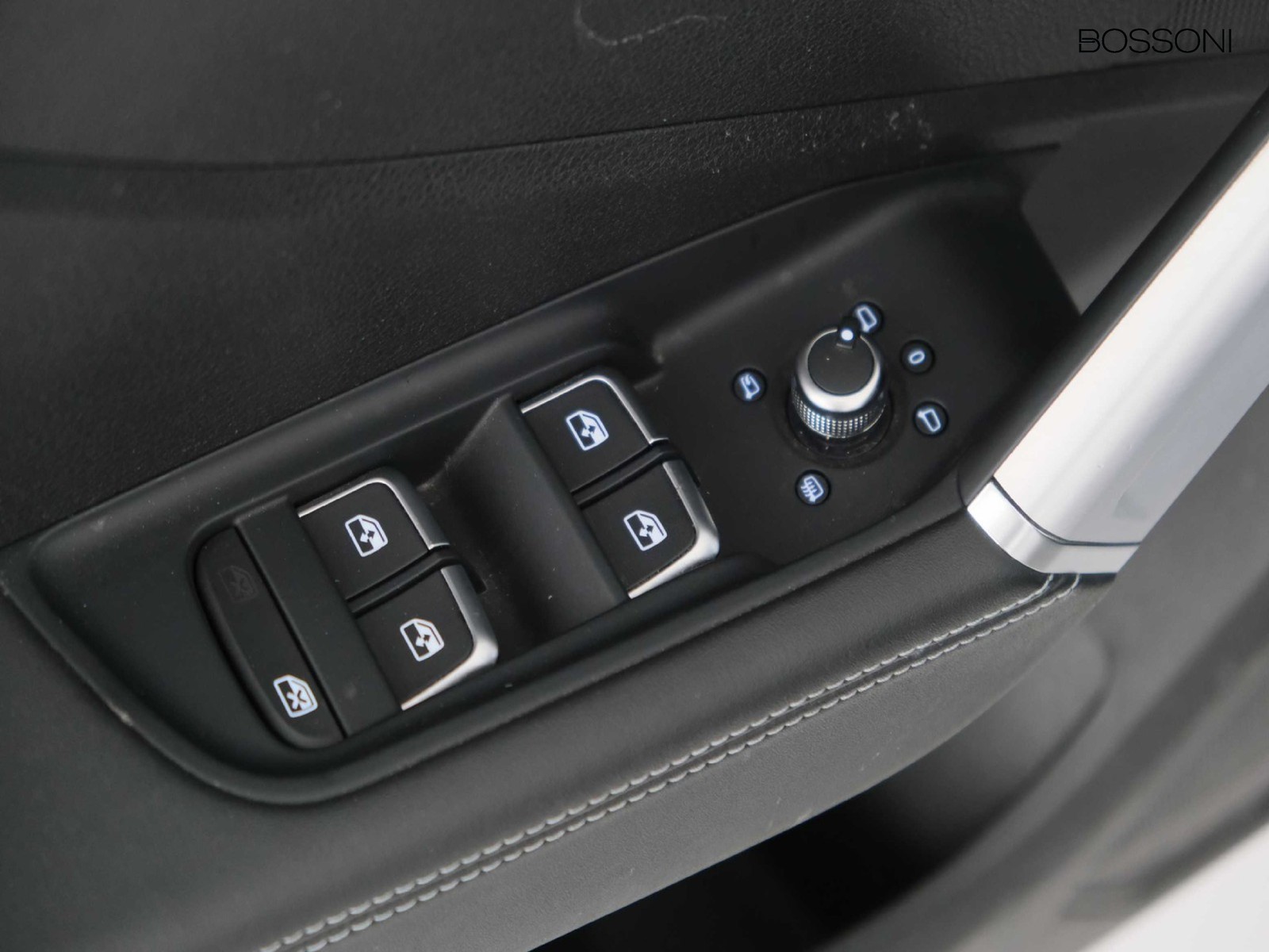 23 - Audi SQ2 s2.0 tfsi quattro s tronic