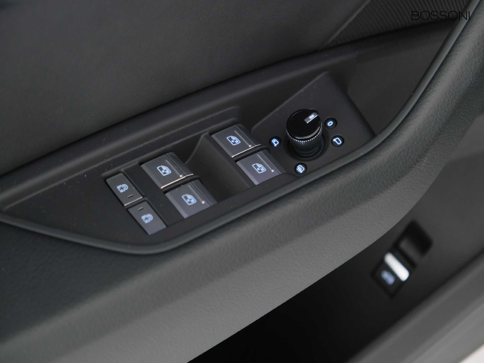 23 - Audi Q8 e-tron 50 business advanced quattro