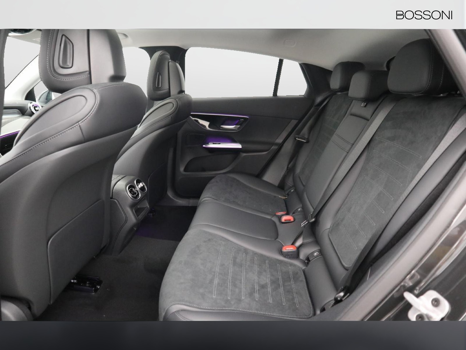 8 - Mercedes GLC coupe 220 d amg line premium 4matic 9g-tronic