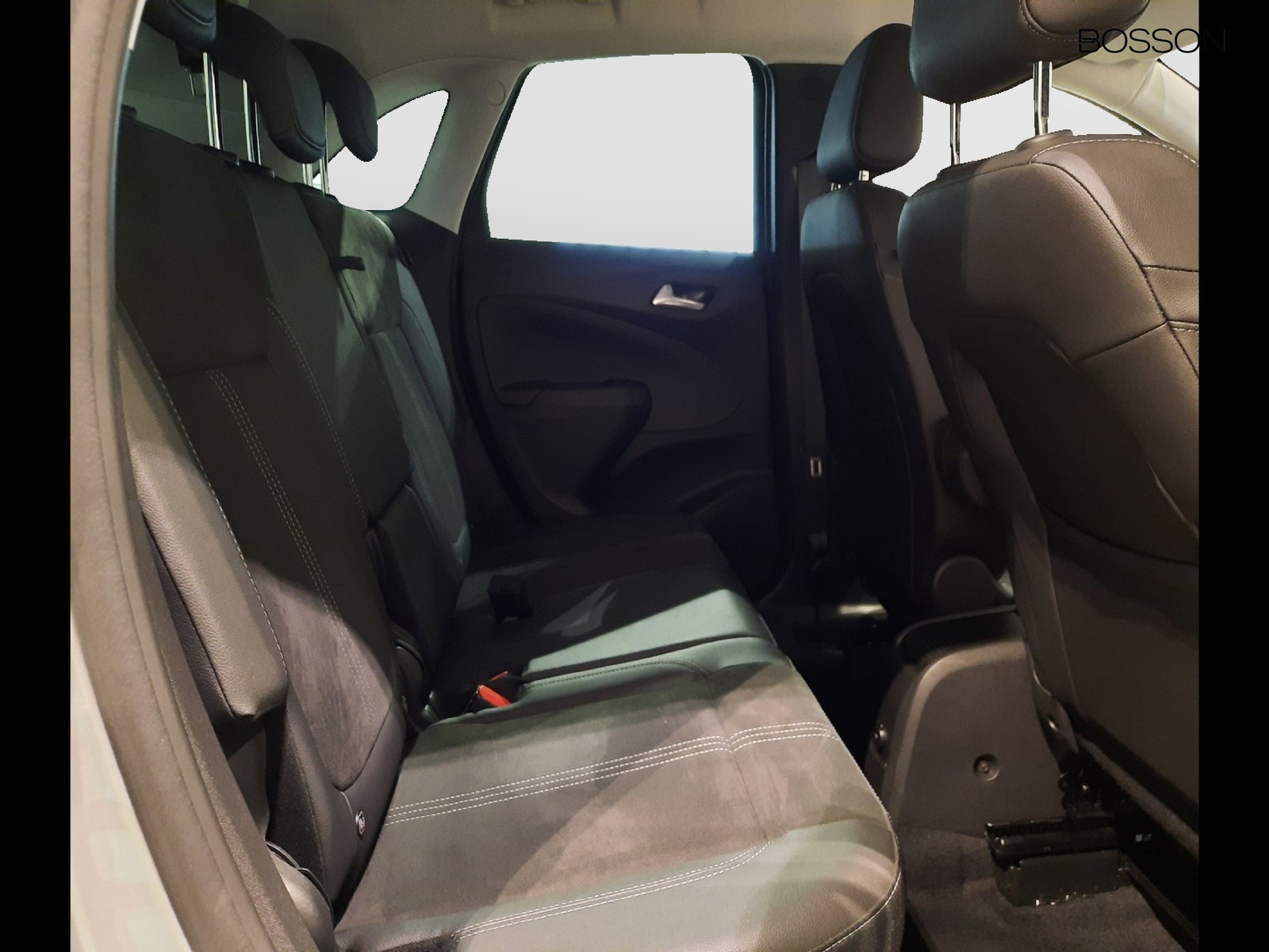 9 - Opel Crossland 1.2 110cv ultimate s&s