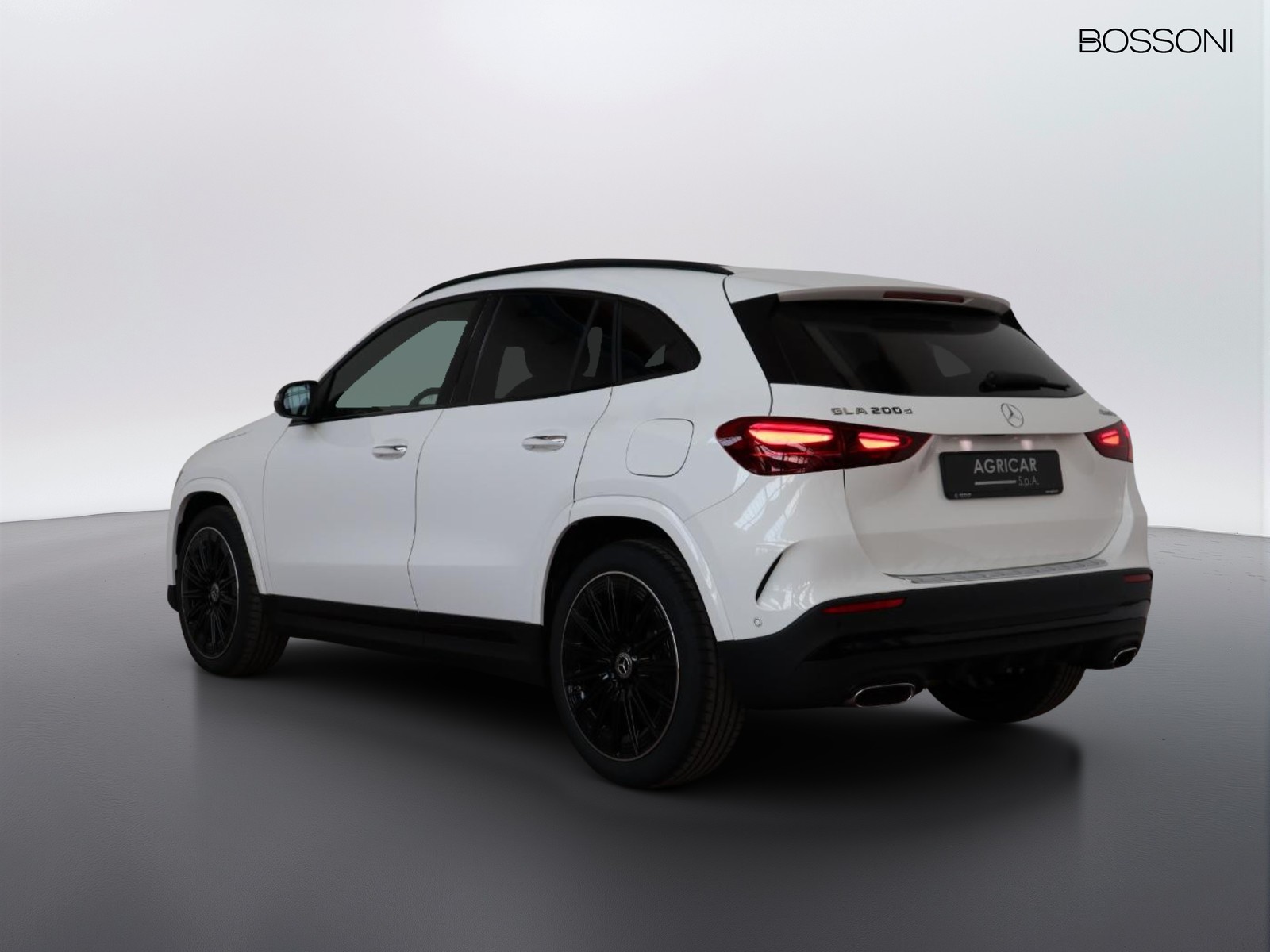 5 - Mercedes GLA 200 d amg line premium 4matic 8g-dct