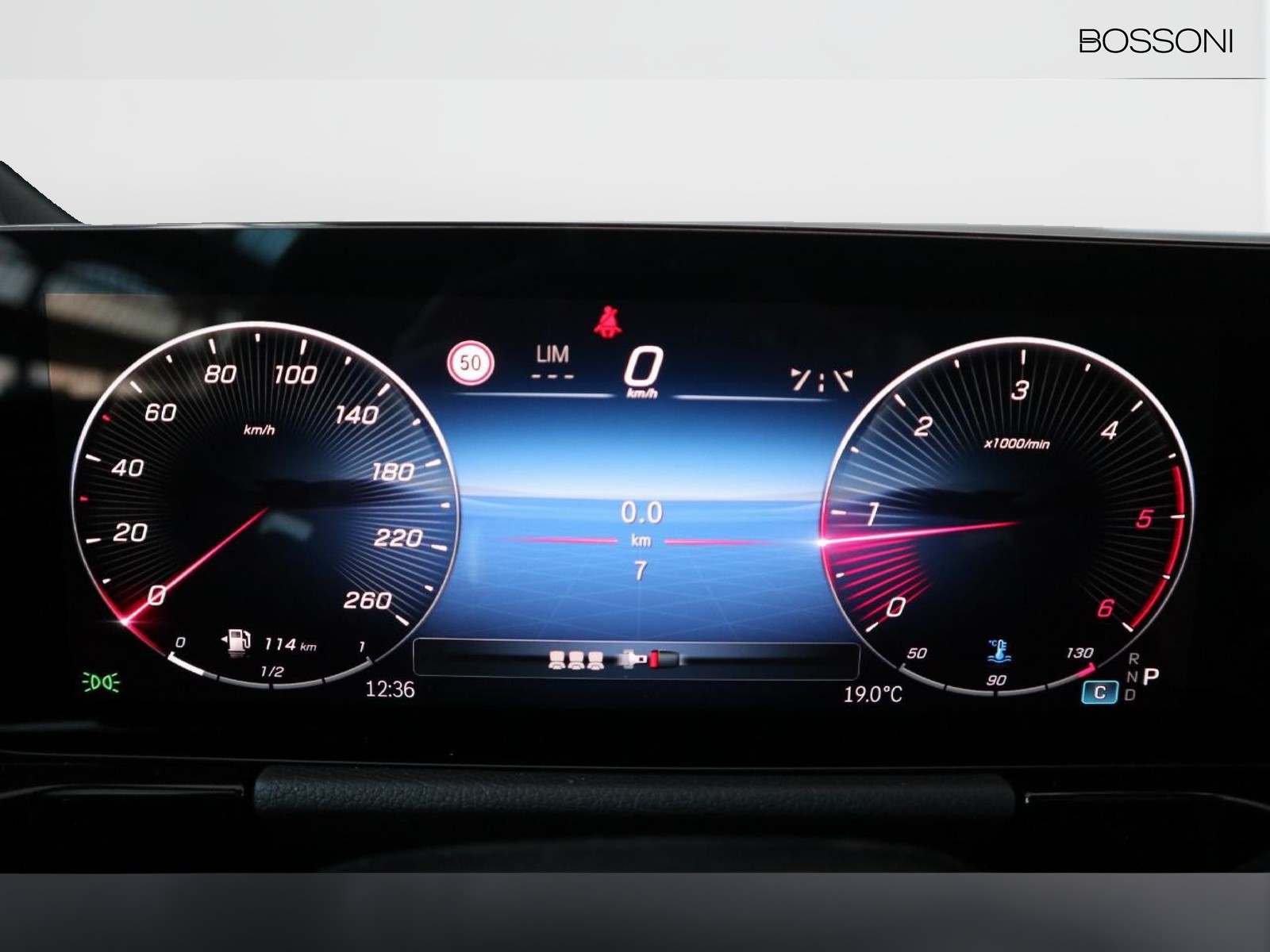 9 - Mercedes GLA 200 d amg line premium 4matic 8g-dct