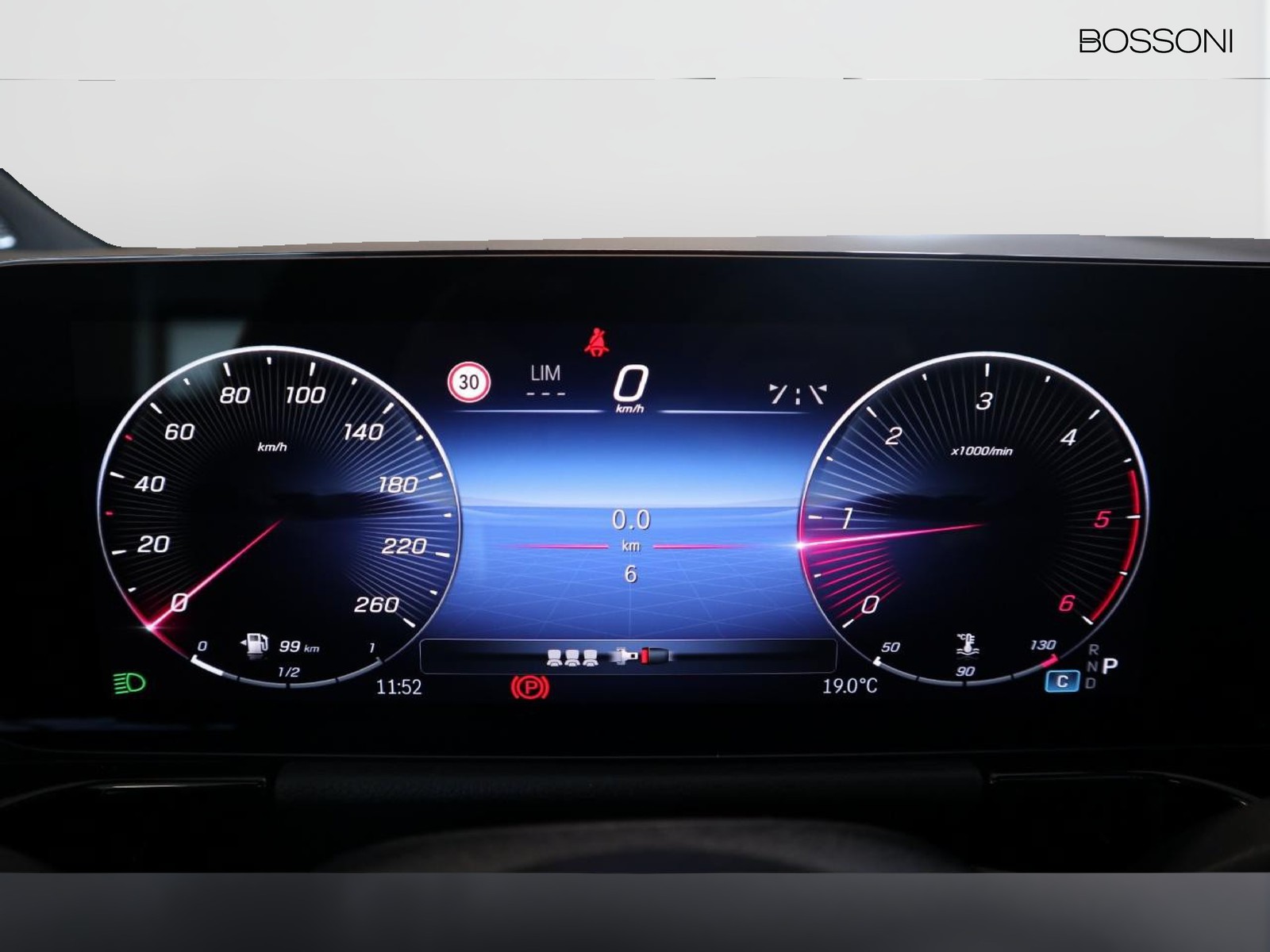 9 - Mercedes GLA 200 d amg line premium 4matic 8g-dct