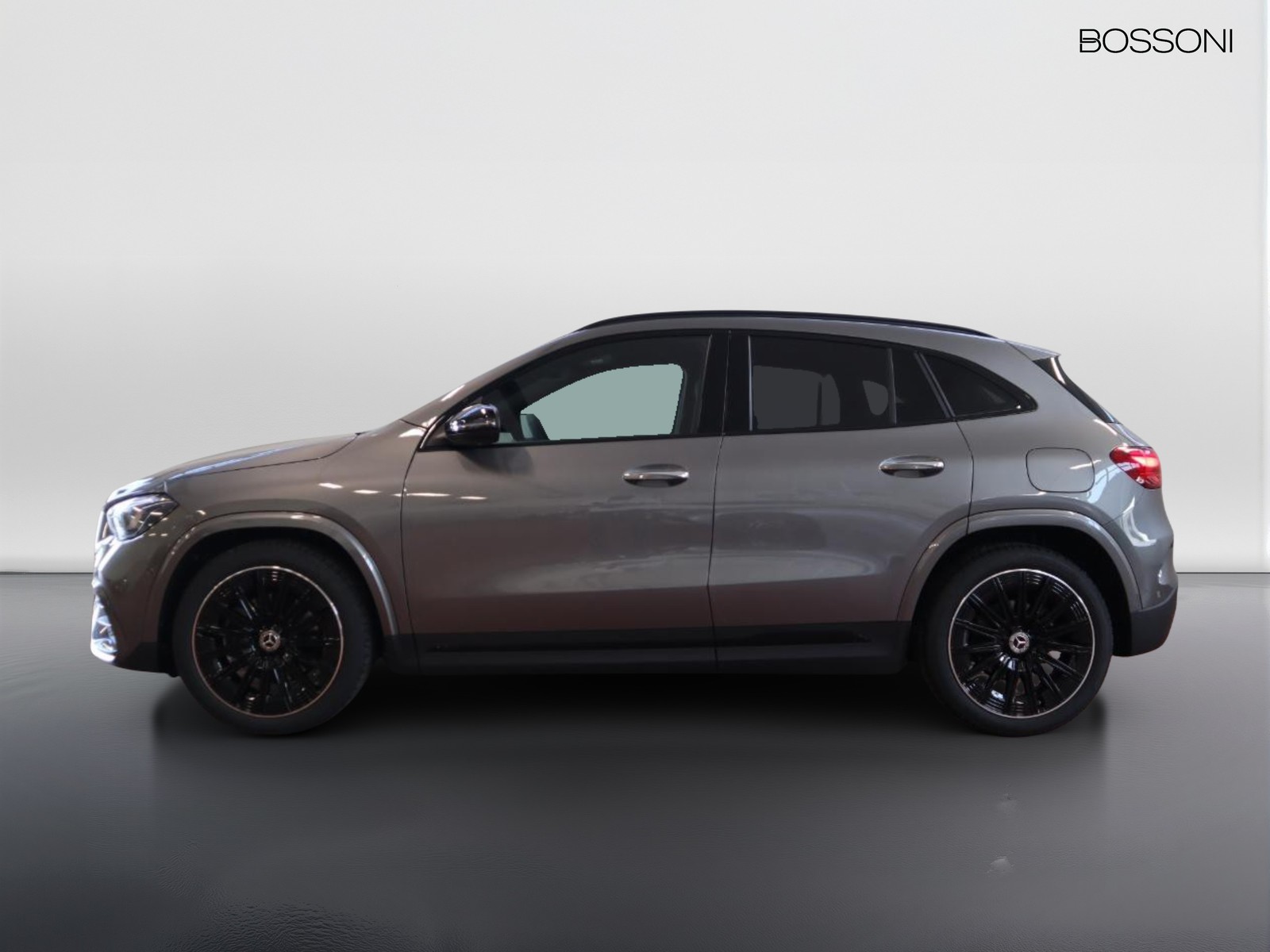 3 - Mercedes GLA 200 d amg line premium 8g-dct