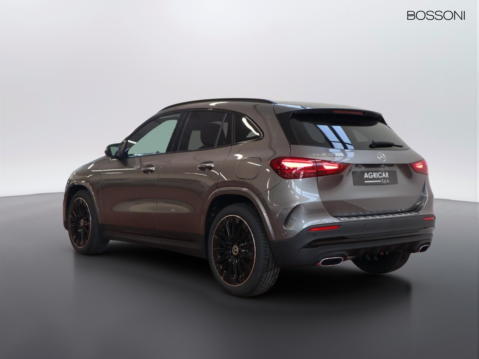 5 - Mercedes GLA 200 d amg line premium 8g-dct