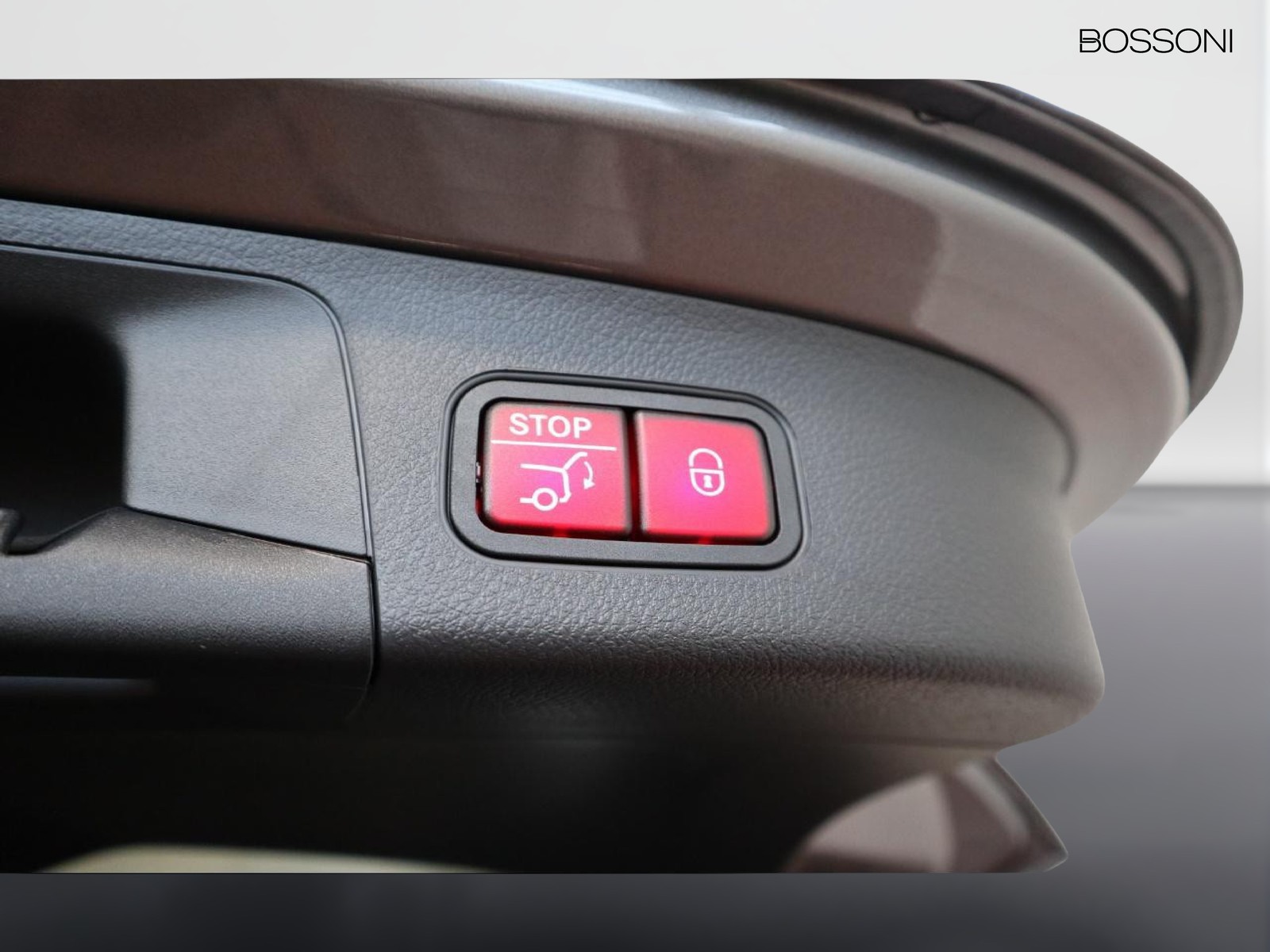 18 - Mercedes GLA 200 d amg line premium 8g-dct