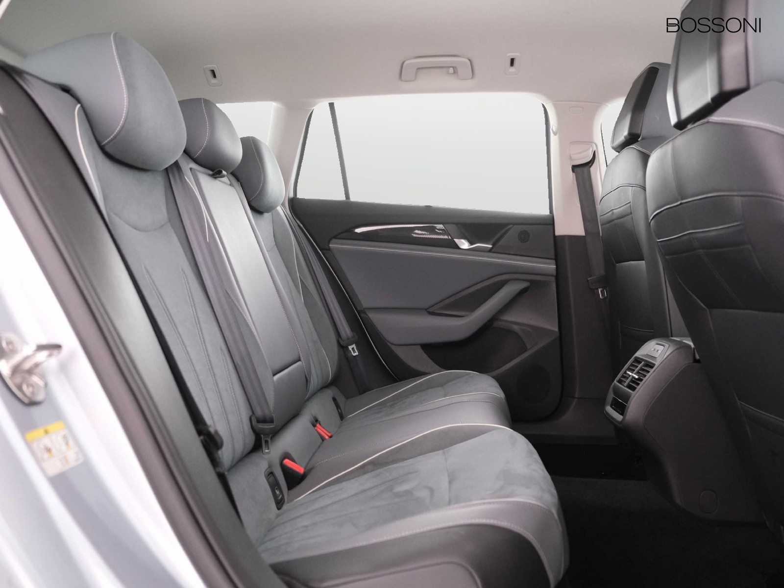 9 - Volkswagen Passat 2.0 tdi scr evo 150cv business dsg