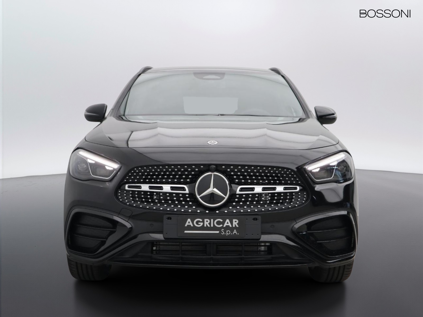 2 - Mercedes GLA 200 d amg line premium 4matic 8g-dct