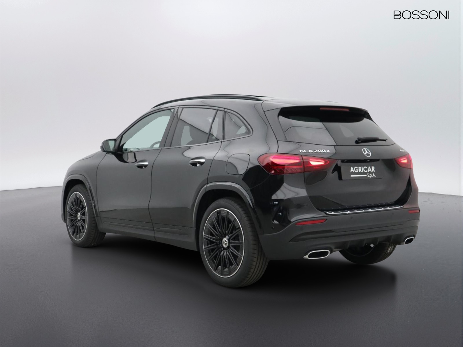 5 - Mercedes GLA 200 d amg line premium 4matic 8g-dct