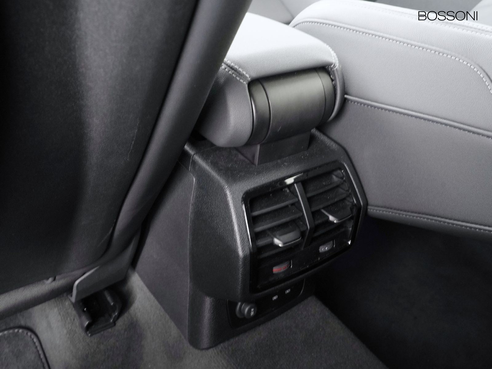 28 - Audi Q3 sportback 40 2.0 tdi 193cv s line edition quattro s tronic