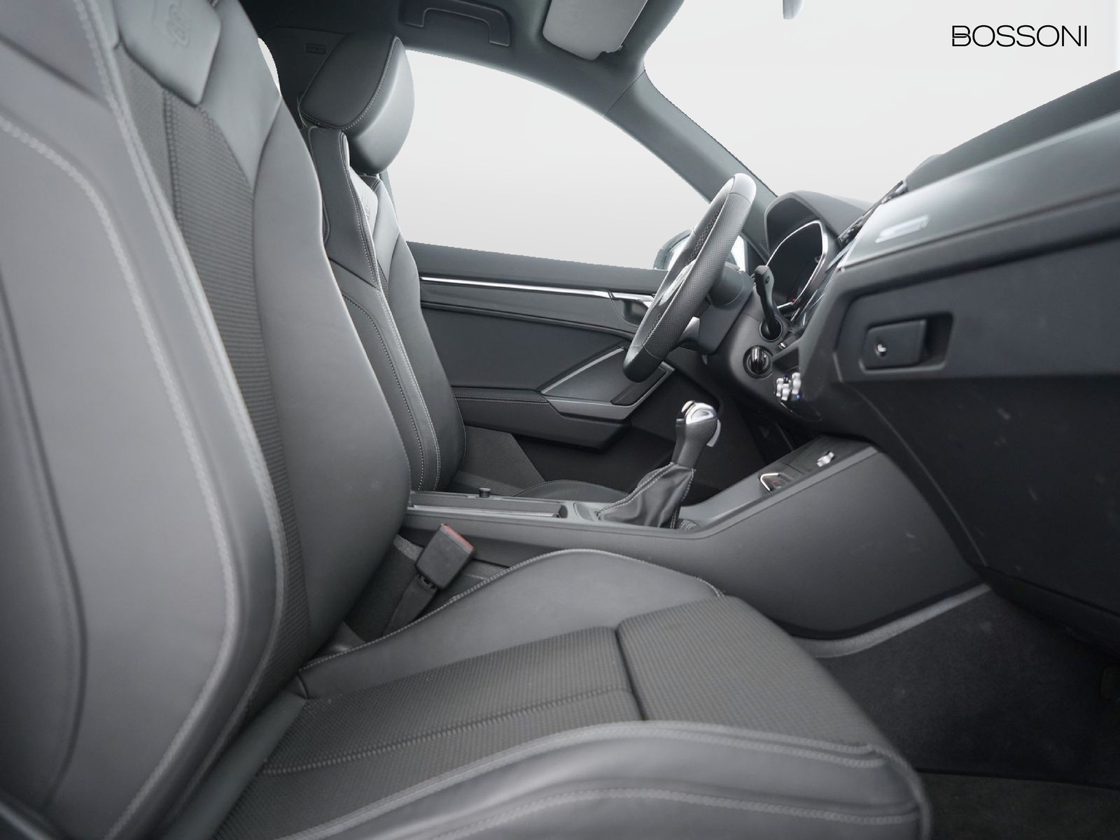 16 - Audi Q3 35 2.0 tdi s line edition s tronic