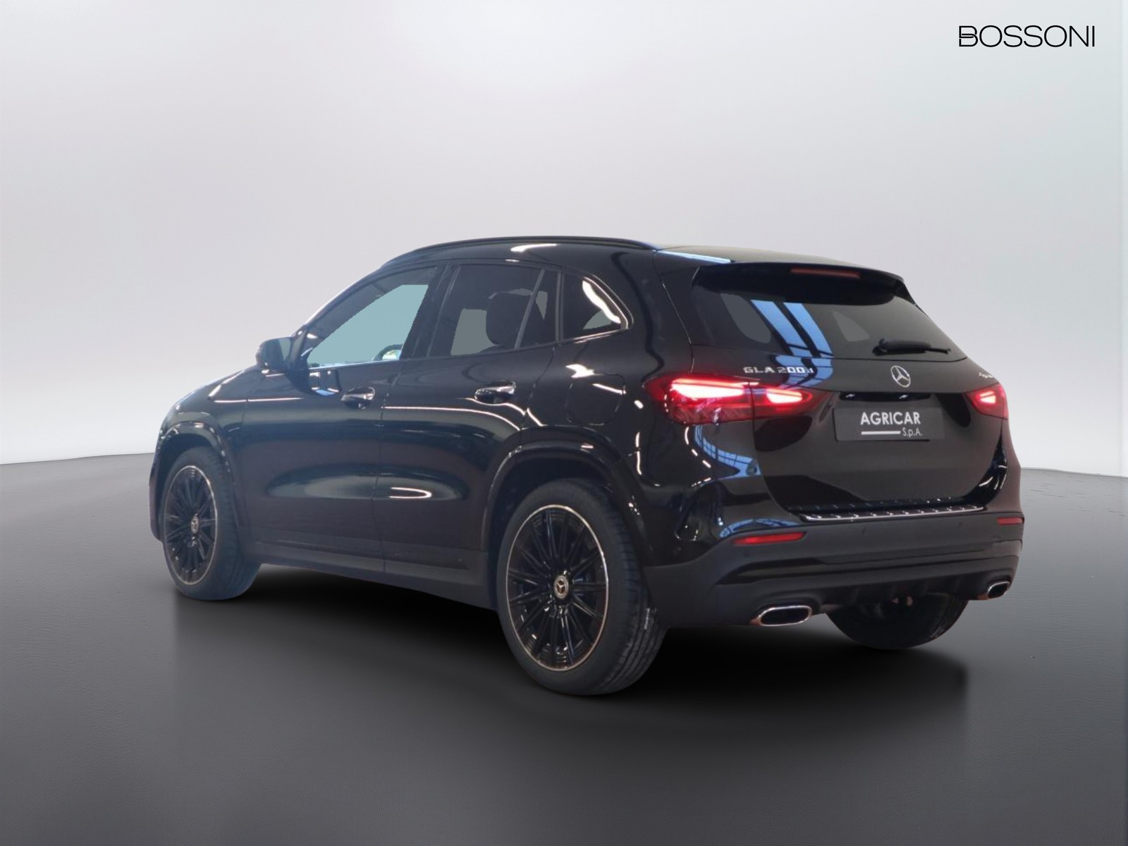 5 - Mercedes GLA 200 d amg line premium 4matic 8g-dct