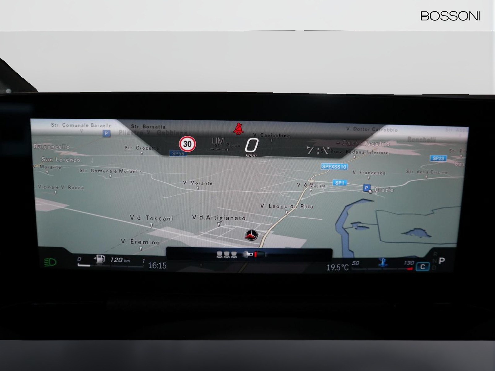 16 - Mercedes GLA 200 d amg line premium 4matic 8g-dct