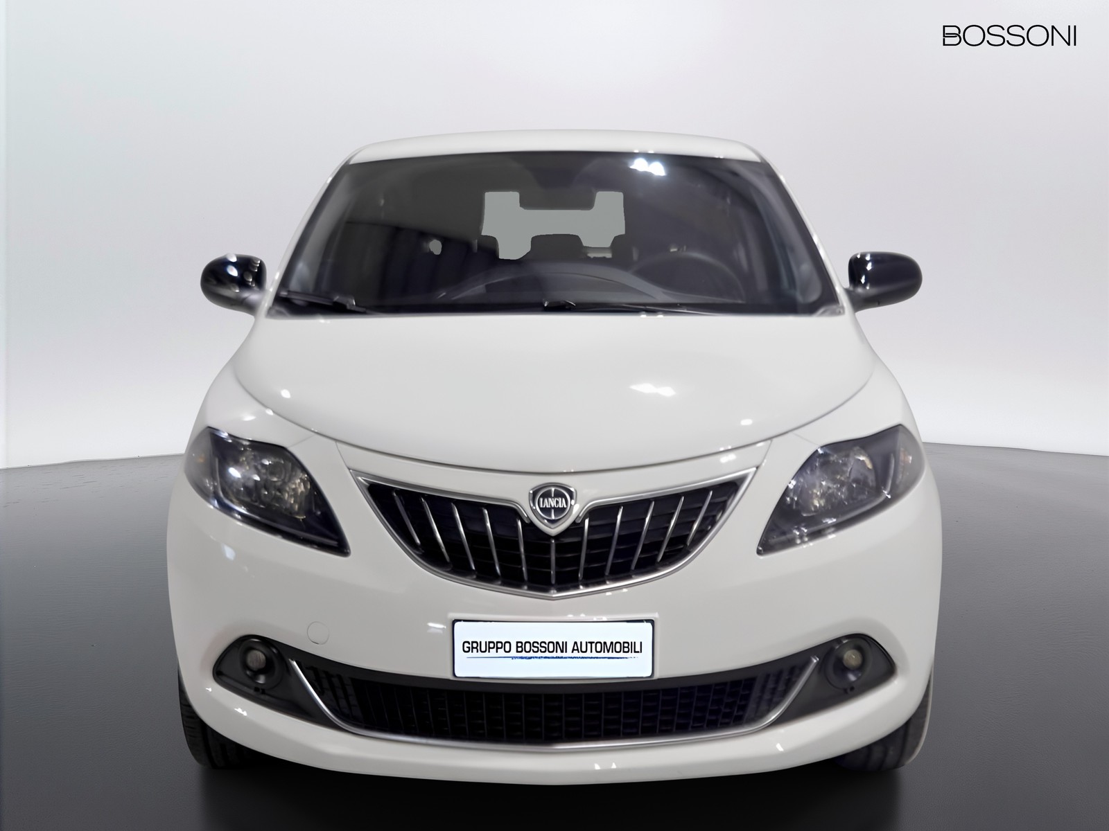 2 - Lancia Ypsilon 1.0 firefly hybrid 70cv platino s&s