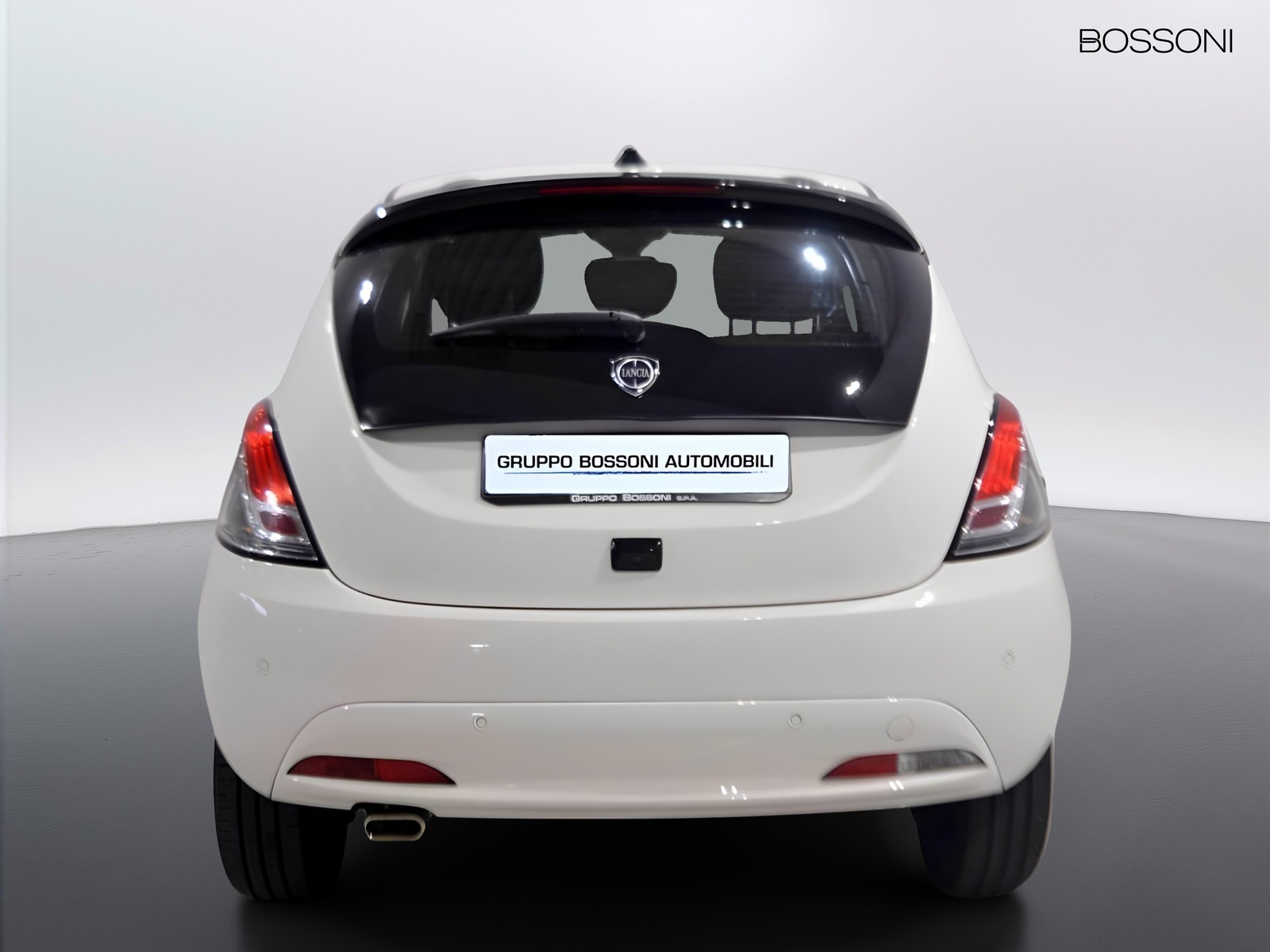 4 - Lancia Ypsilon 1.0 firefly hybrid 70cv platino s&s