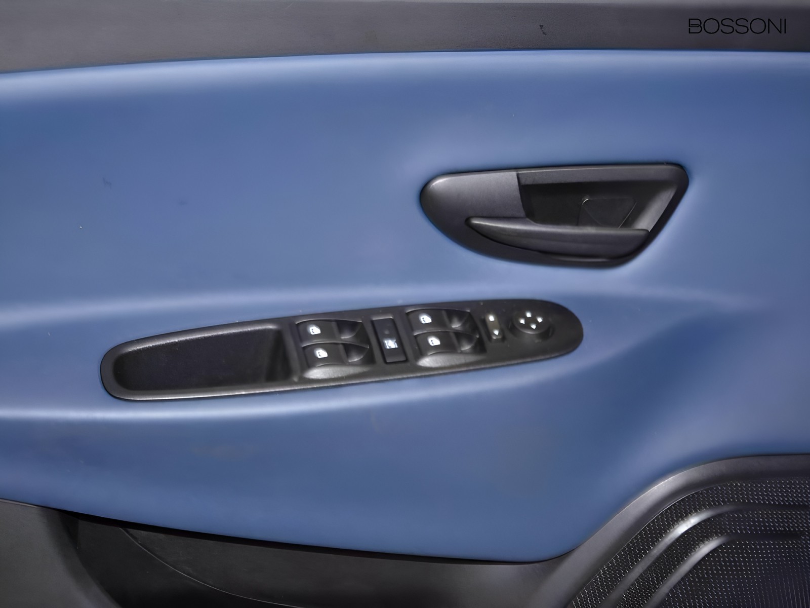 16 - Lancia Ypsilon 1.0 firefly hybrid 70cv platino s&s