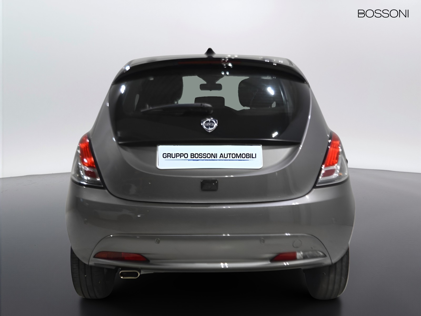 4 - Lancia Ypsilon 1.0 firefly hybrid 70cv platino s&s