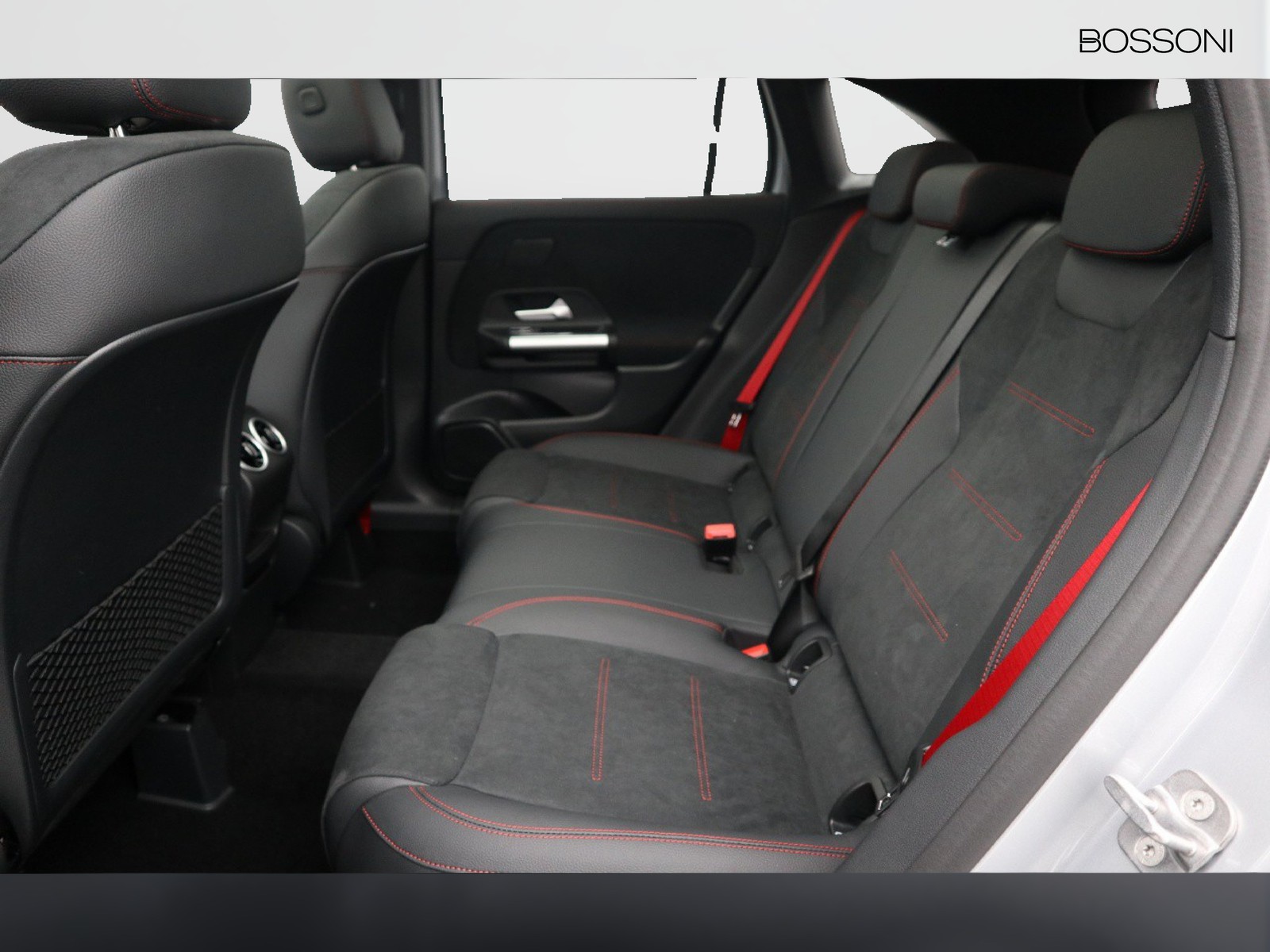 8 - AMG GLA amg 35 premium plus amg 4matic 8g-dct