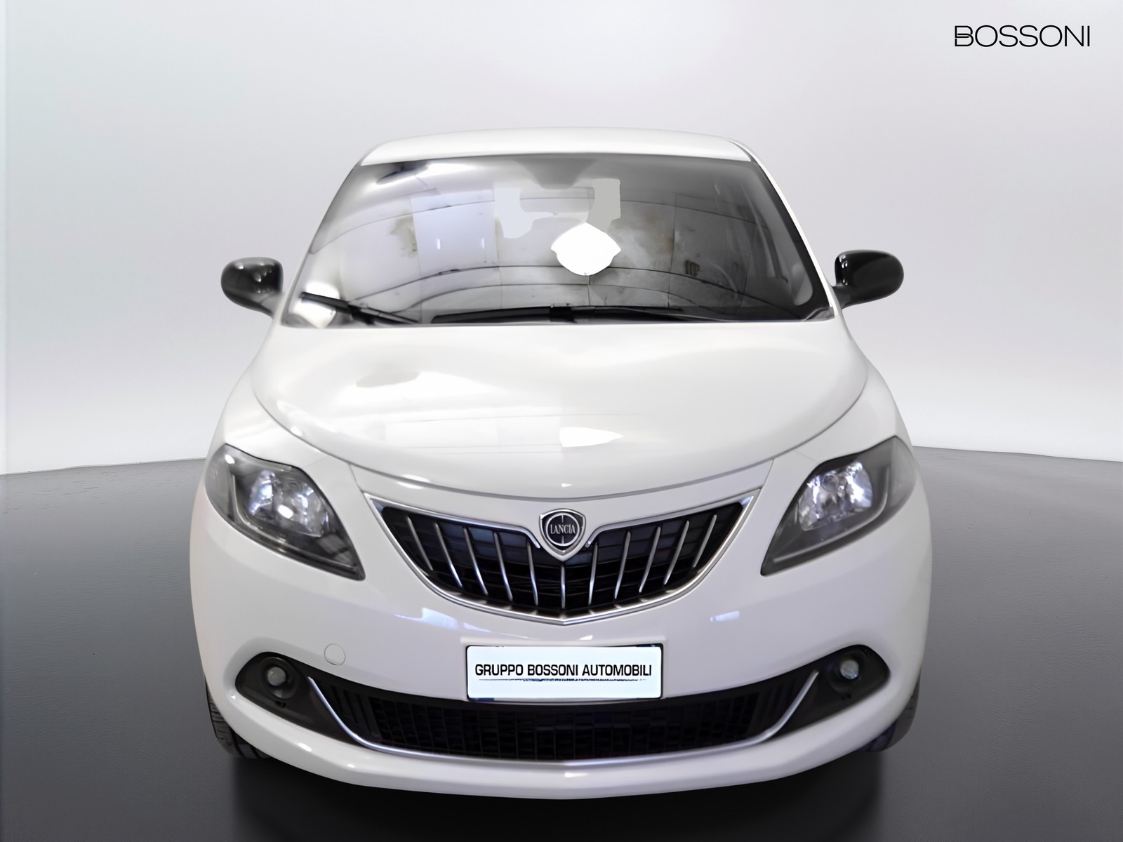 2 - Lancia Ypsilon 1.0 firefly hybrid 70cv platino s&s