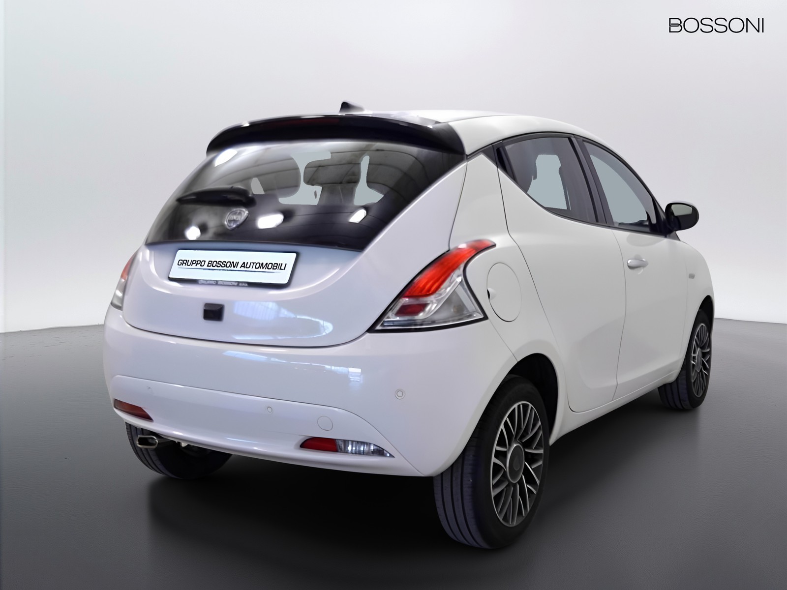 3 - Lancia Ypsilon 1.0 firefly hybrid 70cv platino s&s