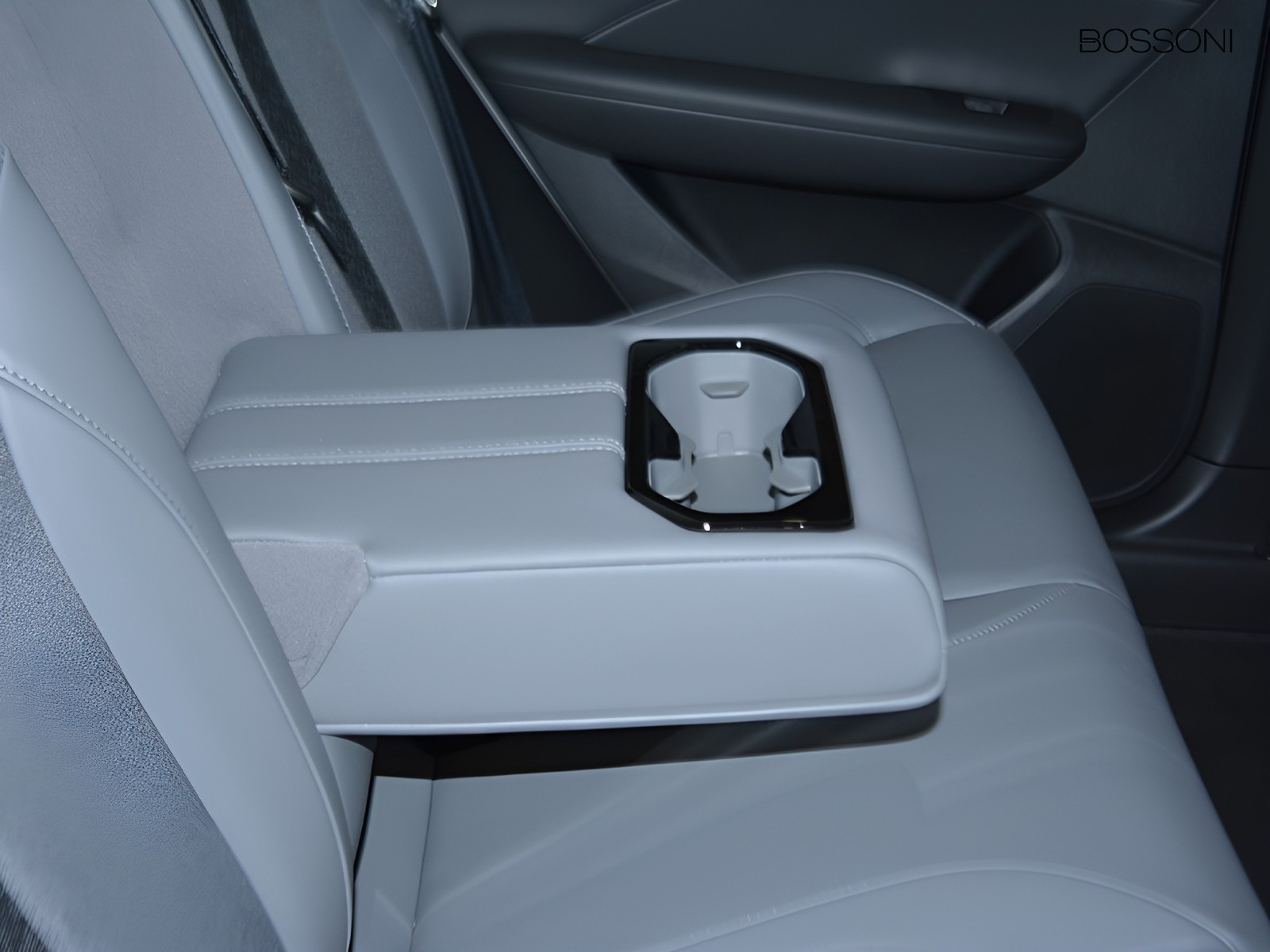 6 - Mg MGS5 EV ev luxury 64