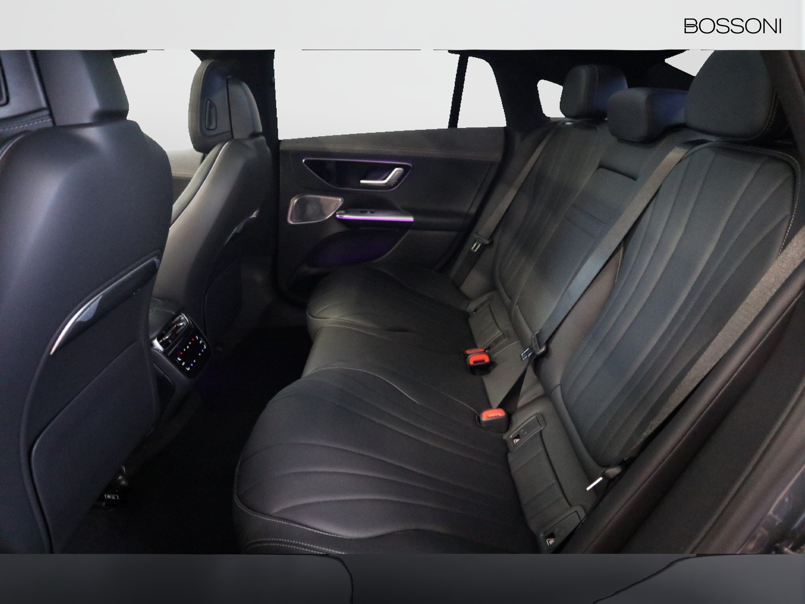 8 - Mercedes EQE 350 premium plus 4matic