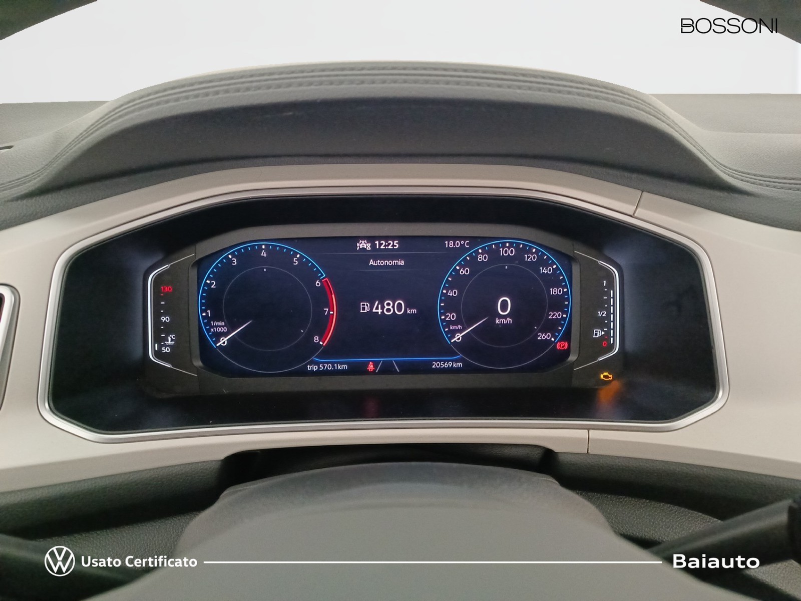 9 - Volkswagen T-Roc cabriolet 1.0 tsi 110cv style