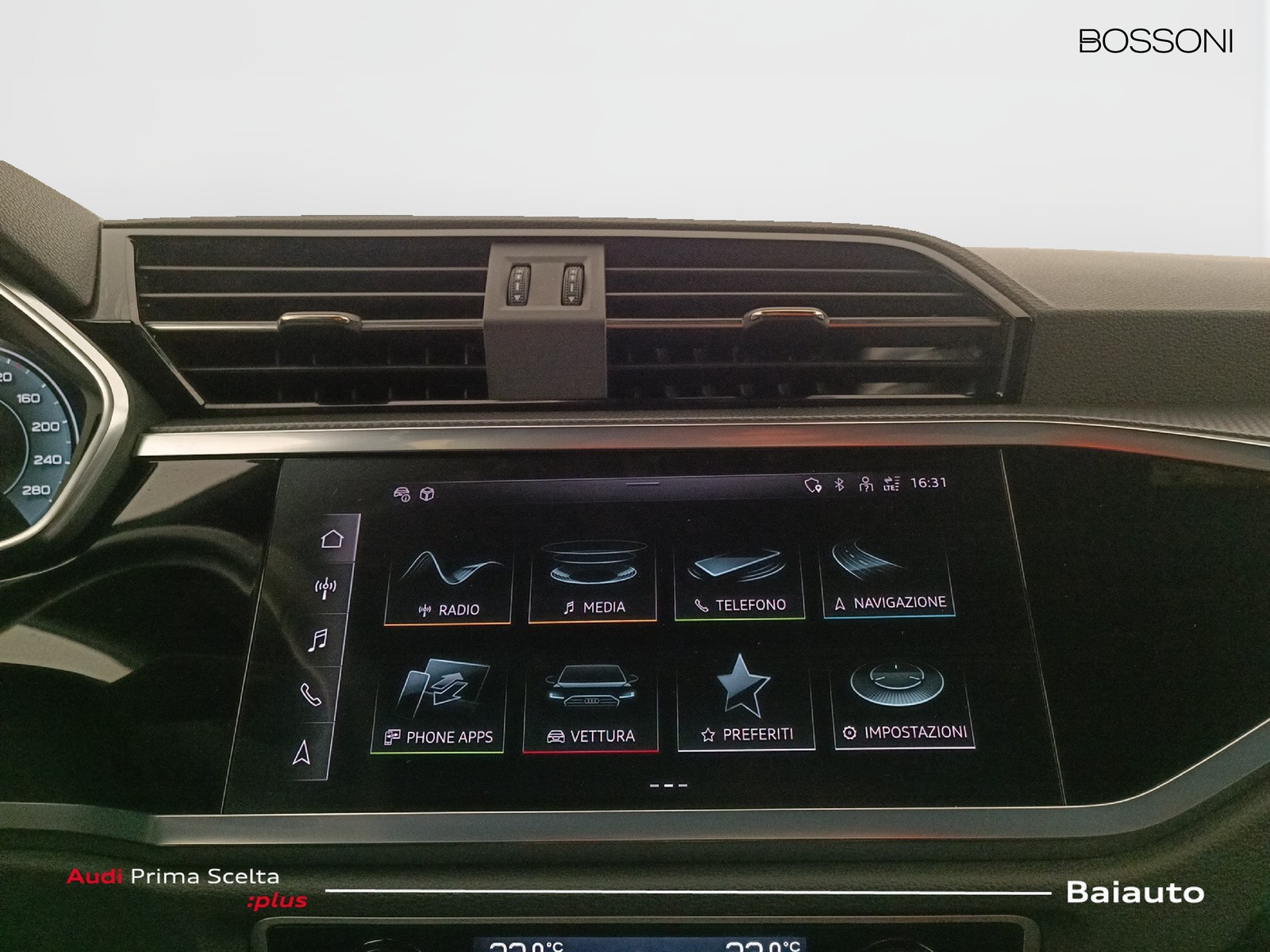 11 - Audi Q3 35 2.0 tdi s line edition s tronic