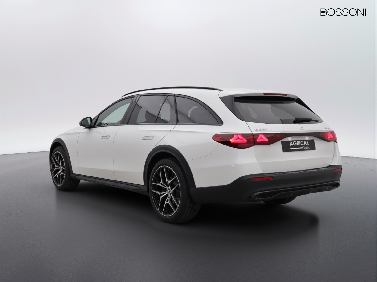 5 - Mercedes Classe E station wagon all-terrain 220 d premium 4matic 9g-tronic