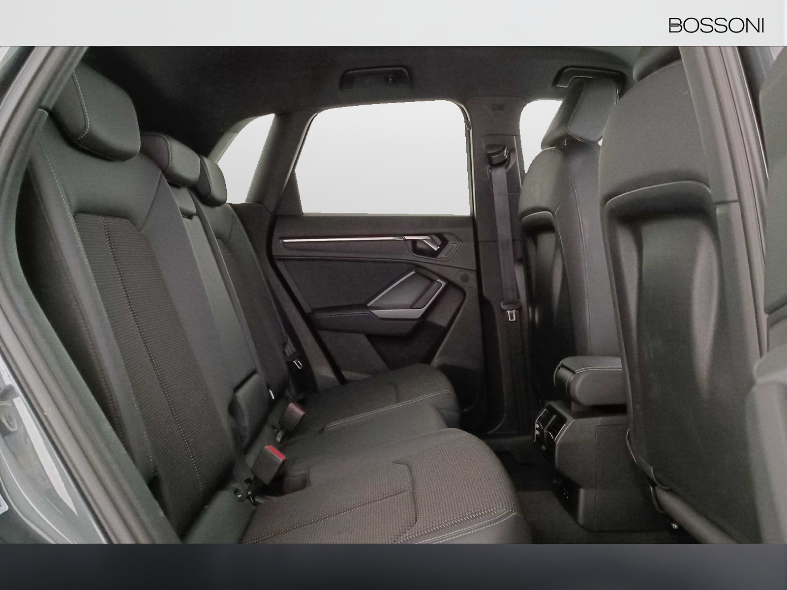 34 - Audi Q3 35 2.0 tdi s line edition s tronic