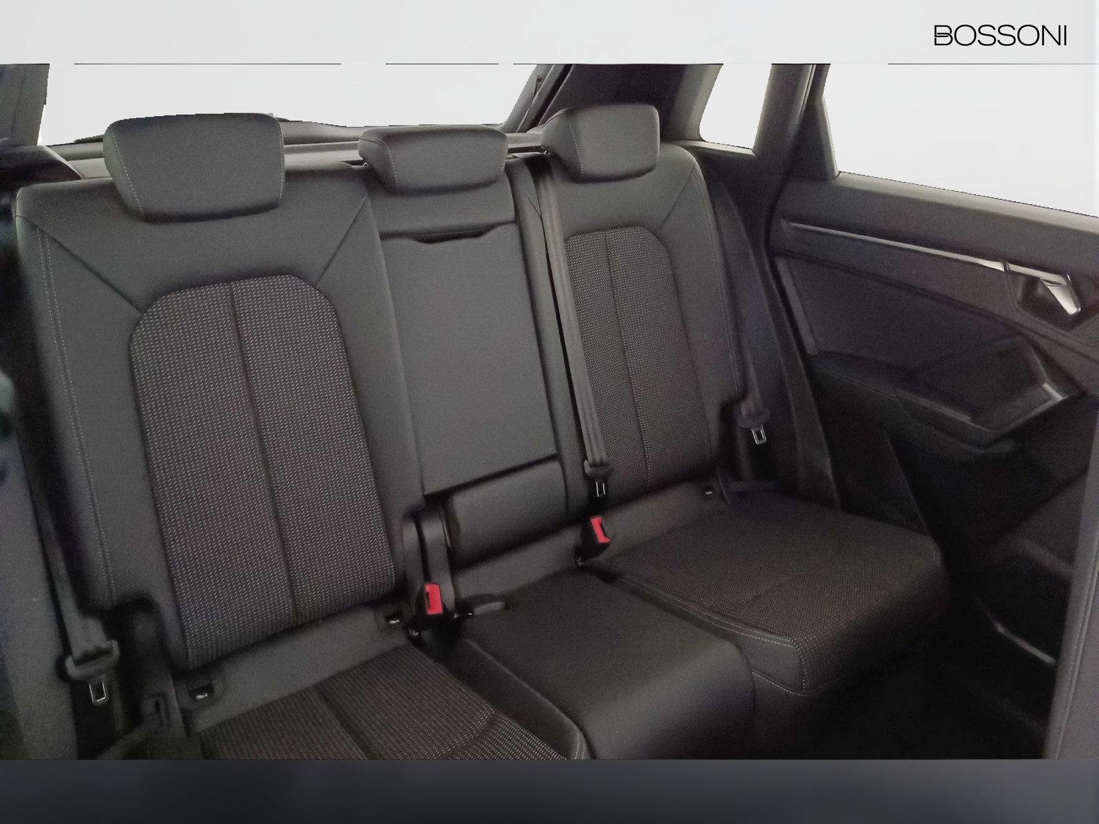 35 - Audi Q3 35 2.0 tdi s line edition s tronic