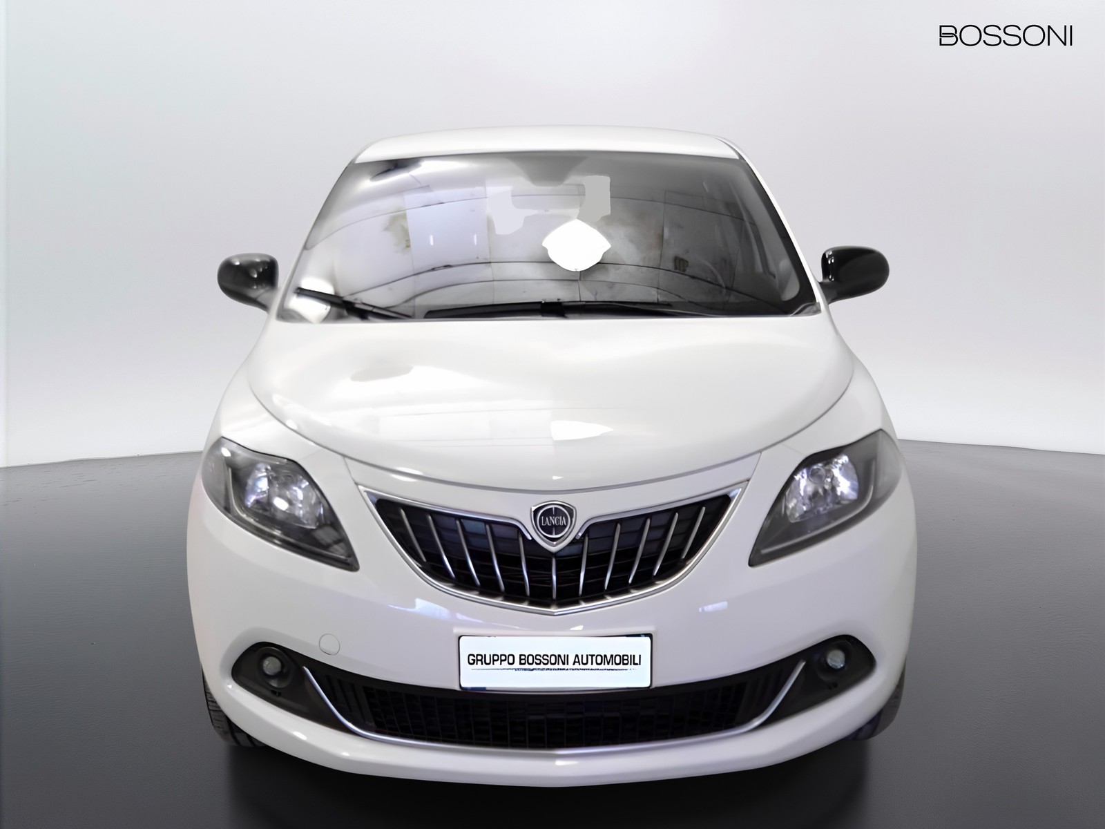 2 - Lancia Ypsilon 1.0 firefly hybrid 70cv platino s&s