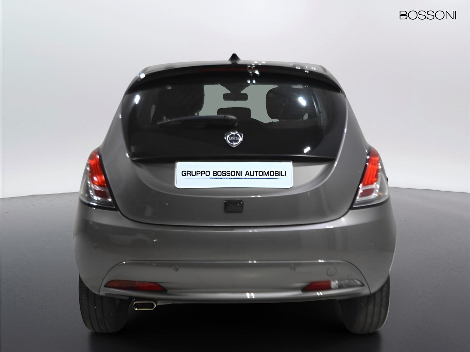 4 - Lancia Ypsilon 1.0 firefly hybrid 70cv platino s&s