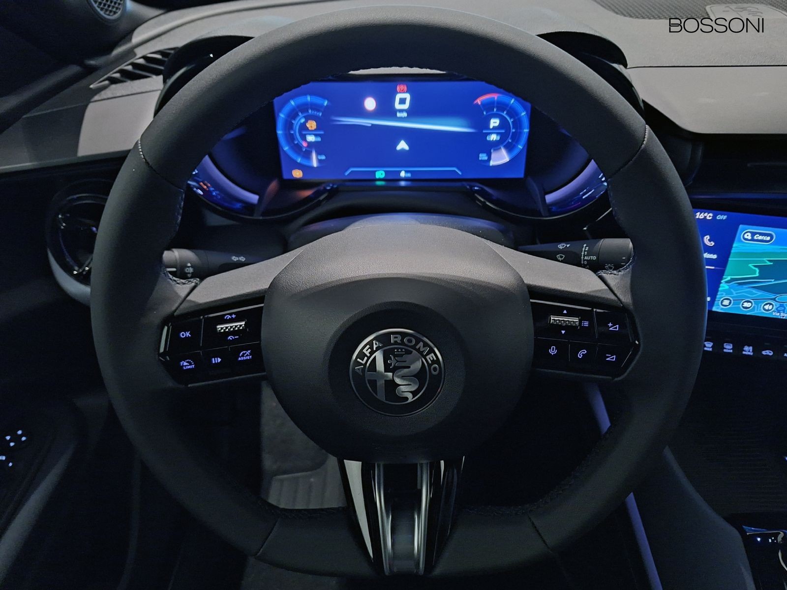 9 - Alfa Romeo Junior 1.2 hybrid 145cv ibrida edct6