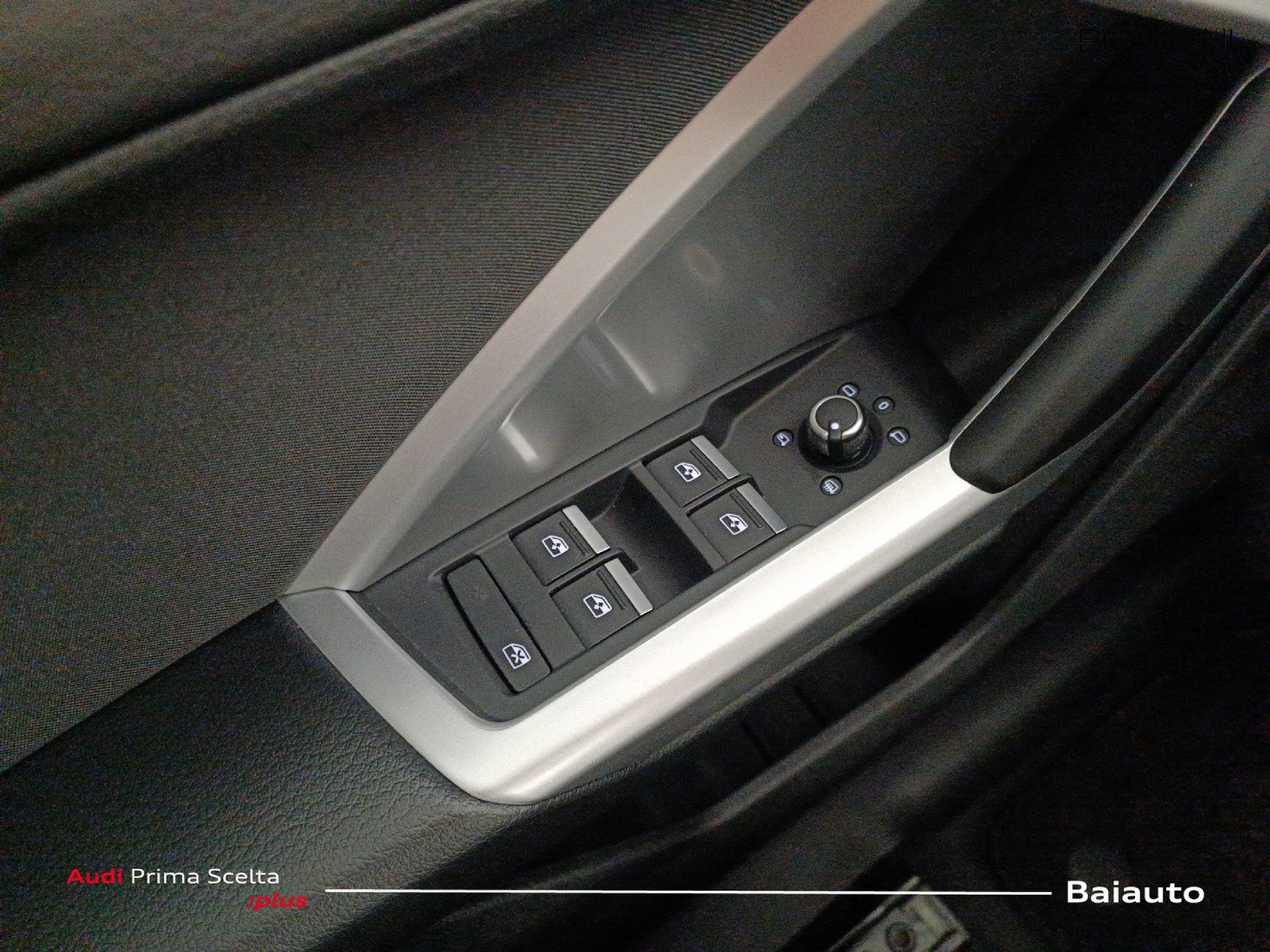 20 - Audi Q3 35 2.0 tdi business advanced s tronic