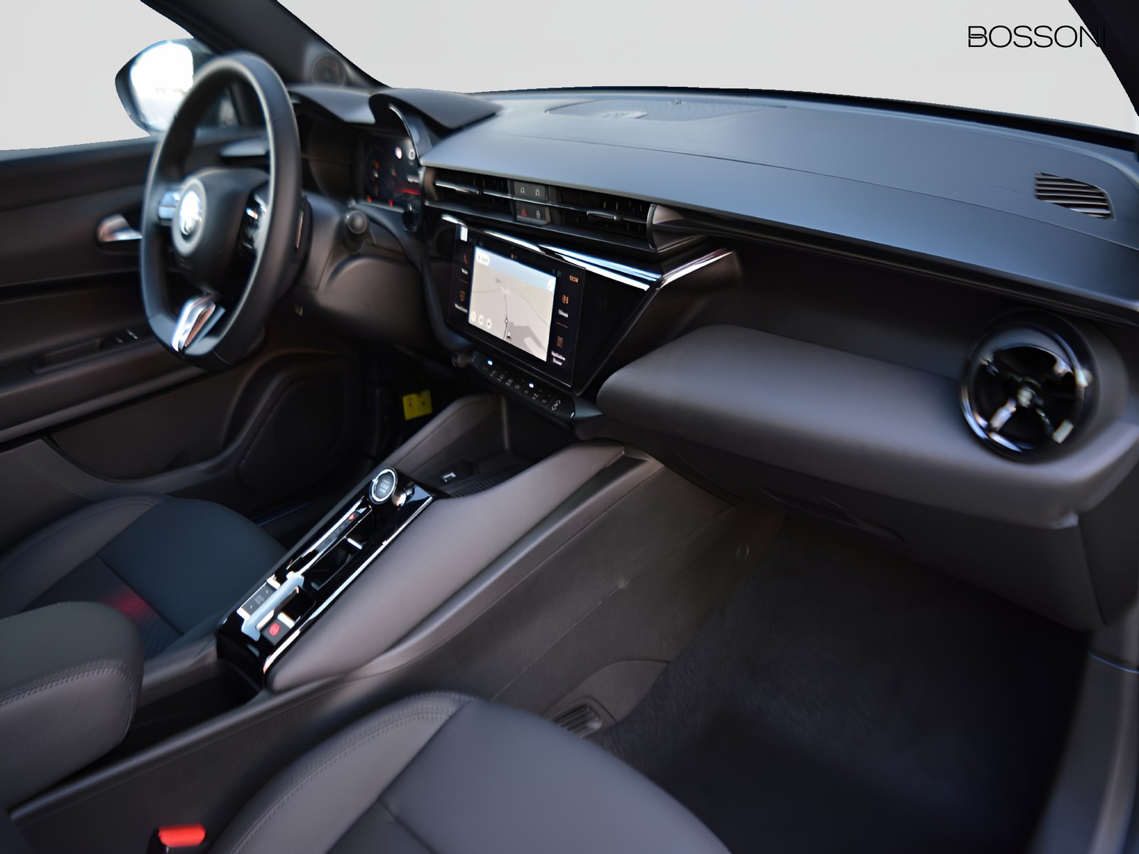 8 - Alfa Romeo Junior 1.2 hybrid 145cv ibrida q4 edct6