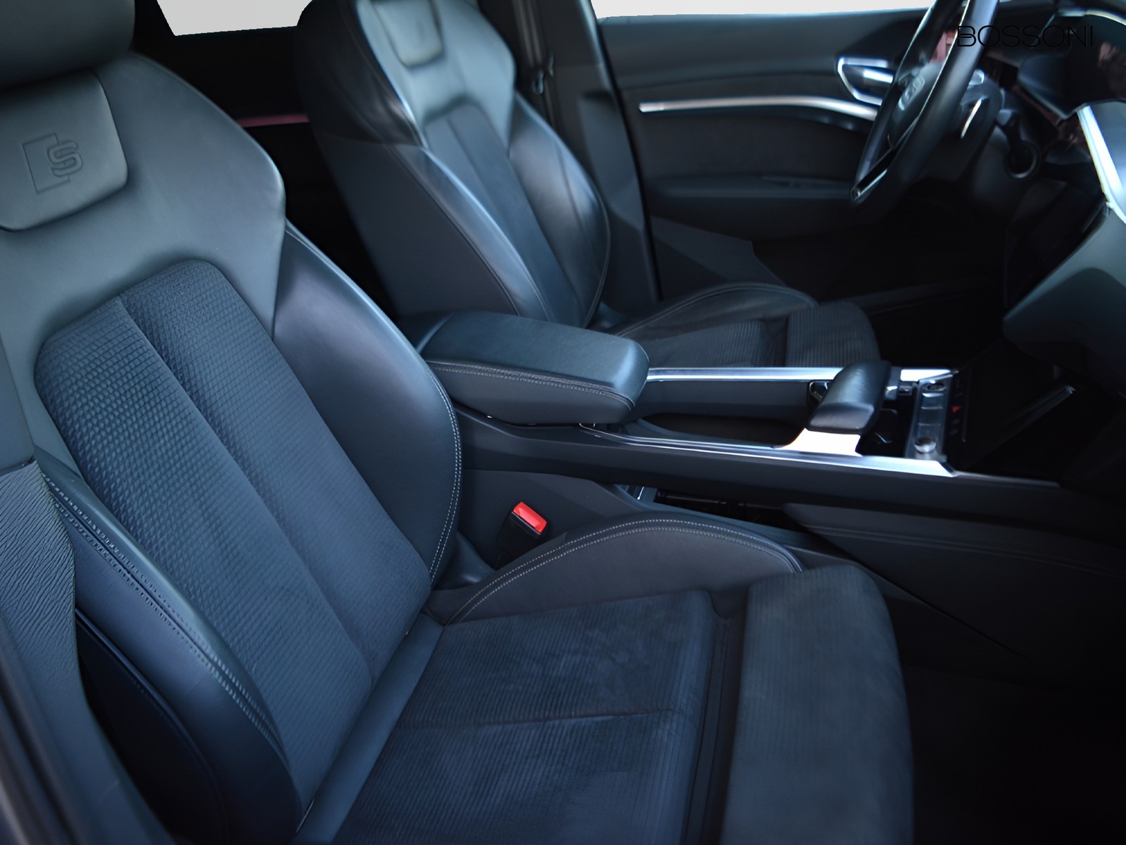 5 - Audi e-tron sportback 55 business fast quattro cvt