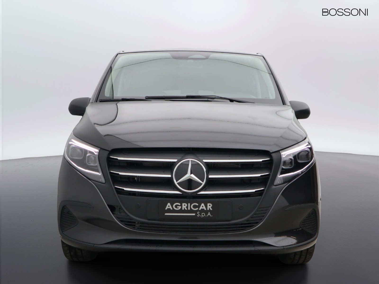 2 - Mercedes Vans Vito 114 cdi long mixto auto my20