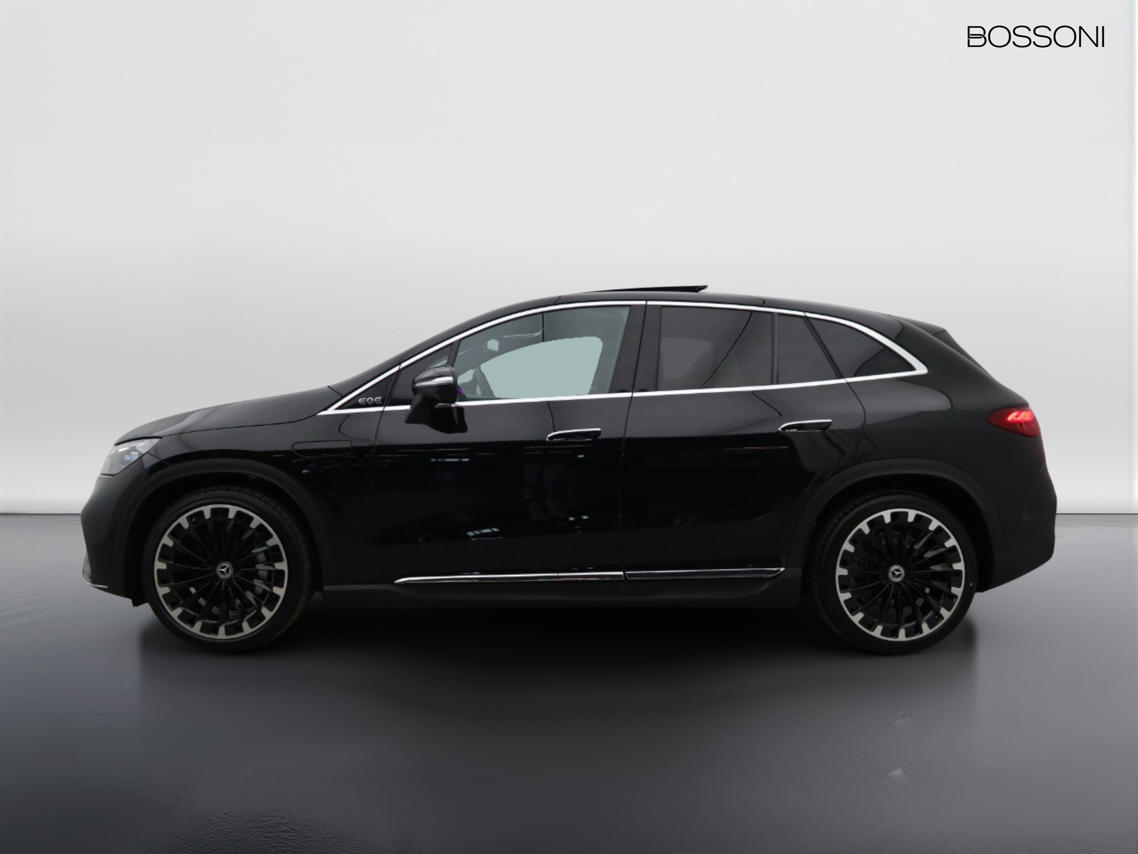 3 - Mercedes EQE suv 350 amg line premium plus 4matic